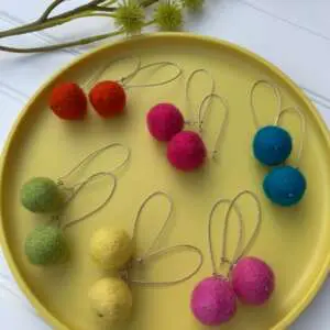 Taller joyería con plata y lana natural